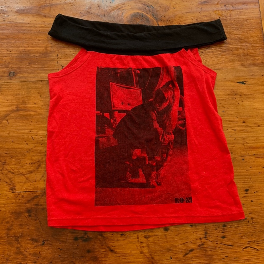 Red sleeveless t shirt with cowl detail